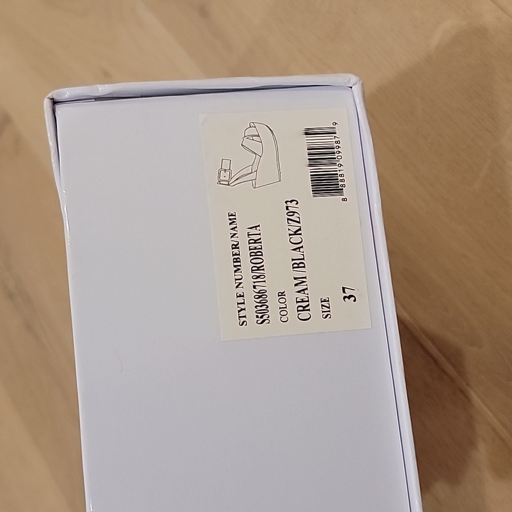 Alice + Olivia Black and White Polka Dot Sandals - Picture 5 of 5